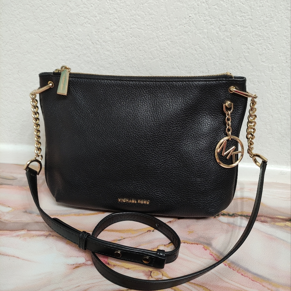 Michael Kors Lillie Messenger Bag in Black